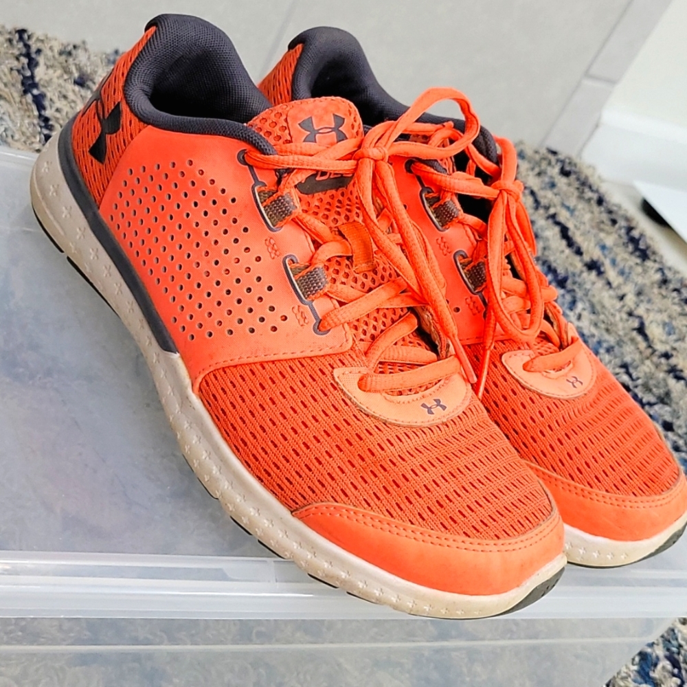 Women's Under Armor training workout shoes size 10